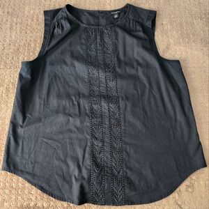 Banana Republic cotton cap sleeved front detail, button neck SZ medium